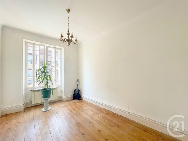 Appartement F5 à vendre - 5 pièces - 110.3 m2 - HENDAYE - 64 - AQUITAINE - Century 21 Maïtena Immobilier Appartement F5 à vendre - 5 pièces - 110.3 m2 - HENDAYE - 64 - AQUITAINE - Century 21 Maïtena Immobilier
