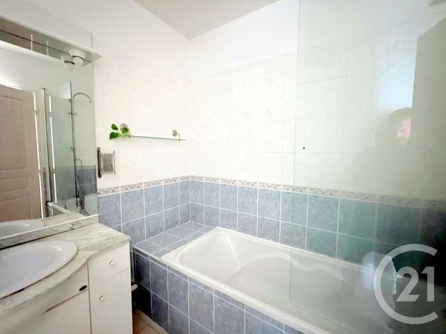 Appartement T3 à vendre - 3 pièces - 64.07 m2 - HENDAYE - 64 - AQUITAINE - Century 21 Maïtena Immobilier