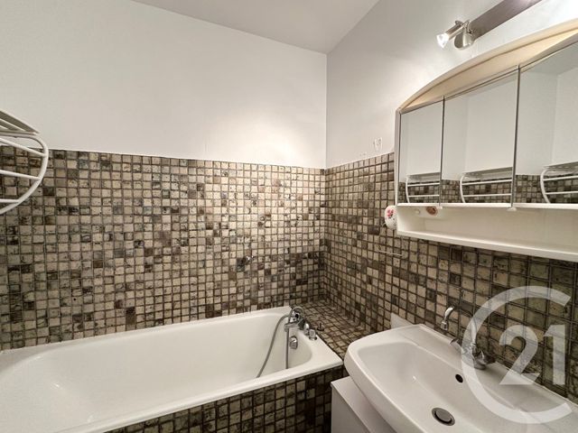 Appartement T2 à vendre - 2 pièces - 53.02 m2 - HENDAYE - 64 - AQUITAINE - Century 21 Maïtena Immobilier